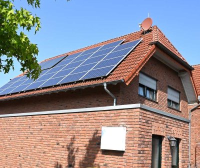 Helle große Doppelhaushälfte in ruhiger Lage mit Solar und Photovoltaik