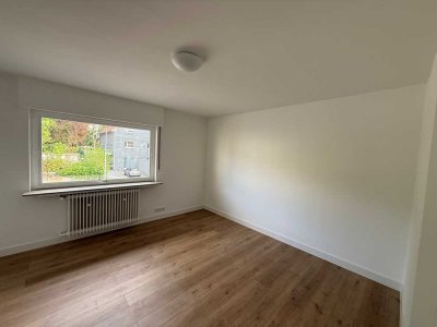 Frisch renovierte 3-Zimmer-Wohnung mit Balkon und EBK in Seeheim-Jugenheim