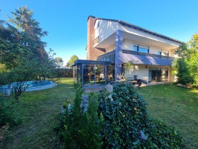 Großzügiges Einfamilienhaus mit Pool, Sauna & Wintergarten in Gersthofen – 793 m² Grundstück