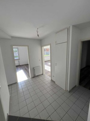 Lichtdurchflutete 3-Zimmer-Souterrain-Wohnung mit Garten in Hemmingen-Westerfeld