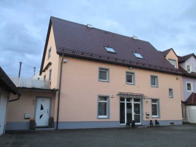 Luxuriöse 3-Zimmer-Wohnung mit Dachterasse im 2. OG in Affing