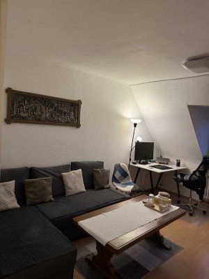Helle 2-Zimmer-Wohnung mit separater Küche in Düsseldorf-Lörick