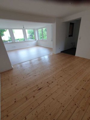 Helle 4 Zimmer-Erdgeschoss-Wohnung in Duisburg-Neuenkamp zu vermieten, ideal für 2 max. 3 Personen