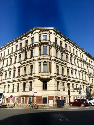 Stilvolle 2-Zimmer-Denkmal-Wohnung mit Parkett, EBK in Leipzig