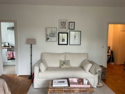 Schöne sonnige 1 Zimmer Wohnung mit Blick ins Grüne