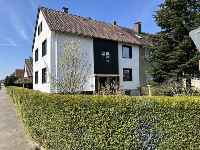 Wohnhaus (DHH) für Großfamilie oder als Kapitalanlage mit 3 abgeschlossenen Wohnungen in guter Lage.