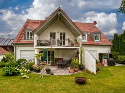 Exklusive 3-Zimmer Wohnung mit eleganter Galerie, moderner EBK und Balkon mit Weitblick