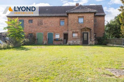 Einfamilienhaus mit Potenzial und nicht einsehbarem Grundstück in Ermsleben!