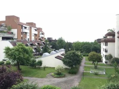 Stilvolle 2,5-Zimmer-Wohnung mit Balkon und Einbauküche in Stuttgart