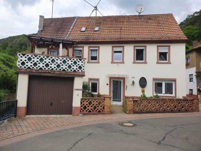 Charmantes Einfamilienhaus mit Terrasse und Blick auf die Hardenburg in Bad Dürkheim !