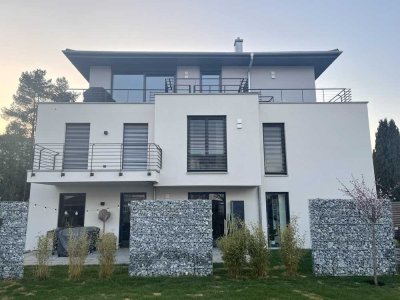 Ruhige Neubauwohnung mit EBK, großer Süd-Terrasse, geringe Nebenkosten