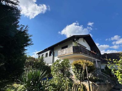 Sehr gepflegtes Zweifamilienhaus auf einem großzügigen Grundstück direkt in Schaafheim!