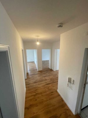 Neu renovierte 3-Zimmer Dachgeschosswohnung in Wörth am Rhein - Maximiliansau
