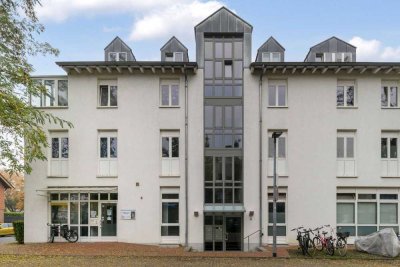 Attraktive Rendite: Renovierte und vermietete 3-Zimmer-Wohnung mit Stellplatz in zentraler Lage