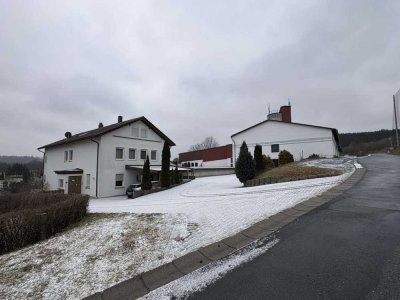 Vermietetes Wohnhaus & ehemaliges Fabrikgebäude mit attraktiven Mieteinnahmen zu verkaufen