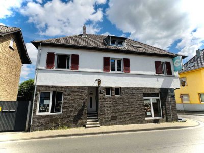 Stilvoll wohnen & energetisch zukunftssicher – großzügiges Einfamilienhaus mit Dachterrasse