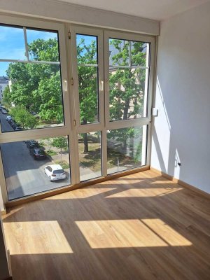 Exklusive und helle 3-Raum-Wohnung mit gehobener Ausstattung mit Balkon in Fürth