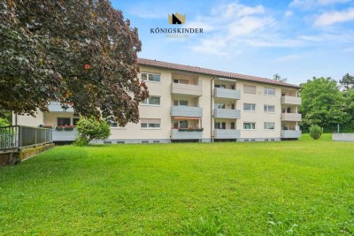 Ruhig und sonnig gelegene Dreizimmerwohnung mit Balkon und Tiefgarage, sofort verfügbar