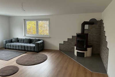 Jetzt zuschlagen!! Frisch renovierte 4-Zimmerwohnung zum Schnäppchenpreis