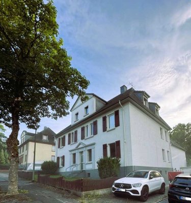 2,5-Zimmer-EG-Wohnung mit gehobener Innenausstattung mit EBK, Terrasse & Garten in Hattingen