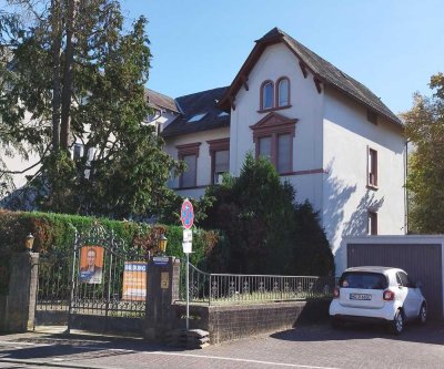 Helle 4-Zimmer Wohnung mit Garage in Friedrichsdorf