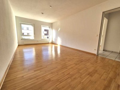 Paare & Singles ausfgepasst - helle Wohnung in direkter FH-Nähe
