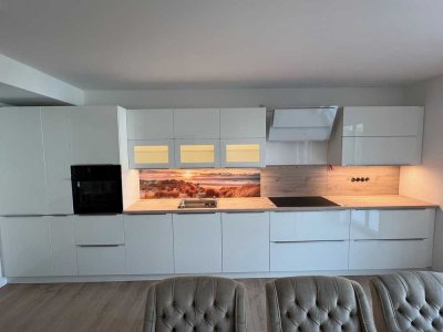 vollmöblierte 4-Raum-Wohnung mit luxuriöser Innenausstattung mit Balkon und EBK in Erfurt