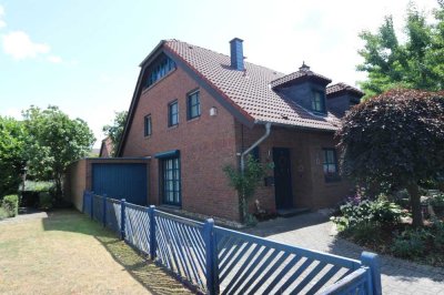 + Kaarst + Doppelhaushälfte + Bj. 1986 + ca. 101 m² Wohnfläche + Studio + Garage +