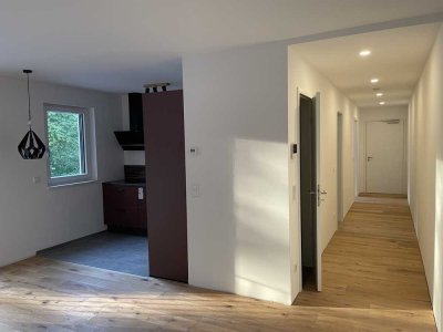 Neubau-Erstbezug - 2-Zimmer Wohnung mit Balkon und EBK
