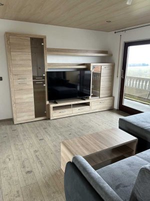 Sehr schöne  möbilierte 3ZKB Wohnung mit Balkon und Garage