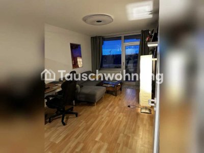 Tauschwohnung: Habe_ 2-Zimmer-Whg mit großem Balkon. Suche: 3-4 Zimmer-Whg
