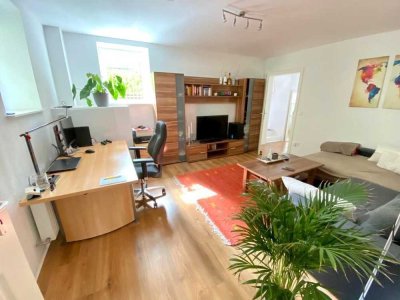 Kernsanierte Wohnung mit Terrasse gegenüber Uni!