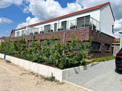 4-Raum-Doppelhaushälfte mit gehobener Innenausstattung und EBK in Mardorf am Golfplatz