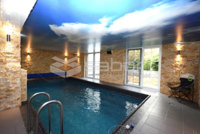 Stilvolle Stadtvilla für Liebhaber auf 1.538 m² Grundstück mit Teich und Einliegerwohnung