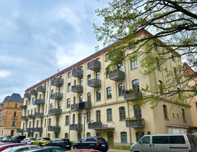 Einziehen und wohlfühlen: Stilvolle 3-Raum-Wohnung mit zwei Balkonen in Dresden-Mickten