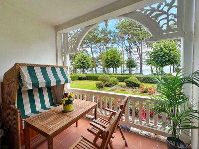 Mit Ostseeblick: Attraktive Ferienwohnung in erster Reihe zum Strand