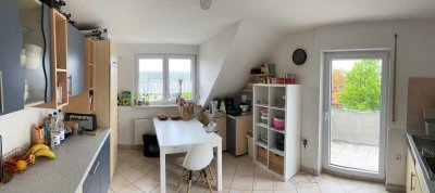 Gepflegte 3-Zimmer DG-Wohnung mit 2 Balkonen und Einbauküche in Schwabach-Unterreichenbach