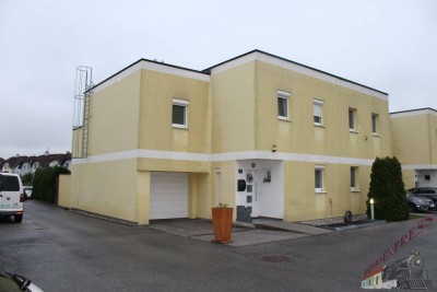 Sehr gut gelegenes Eckreihenhaus mit Garage, Garten &amp; Pool sowie Infrarotkabine im Keller 499.000,-- Euro