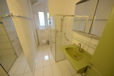 Schöne Altbau-Wohnung mit Garten!!