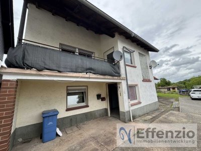 Renovierungsbedürftiges Haus in gemeinsamem Innenhof
