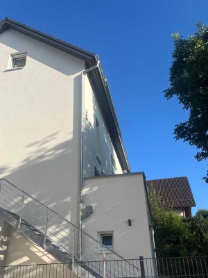 Freundliche 4-Zimmer-Wohnung mit gehobener Innenausstattung mit Balkon in Ebhausen