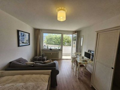 Hell & möblierte 1 Zi-Whg.+Balkon | Aufzug im Haus | 930 EUR Warm inkl. Strom | FFM Innenstadt