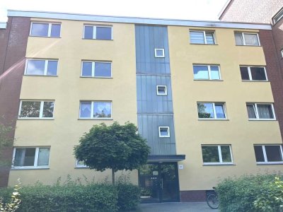 Großzügige renovierte vier Zimmer Wohnung frei!