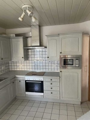 Große EG Wohnung mit schönem Garten