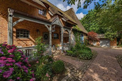 Pferdeglück unter Reet – Historisches Landgut mit Reitanlage im Teilverkauf