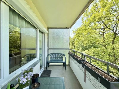 Ruhig, zentral & mitten im Grünen: Schöne 3-Zimmer-Wohnung mit Balkon