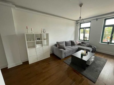 großzügige helle 2 Zimmerwohnung mit Balkon