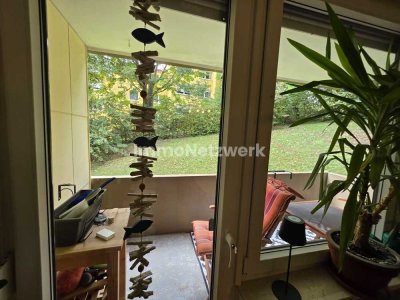 Wohnung mit Loggia, Einbauküche, Kellerbox und Duplex-Stellplatz in Saarbrücken-Eschberg