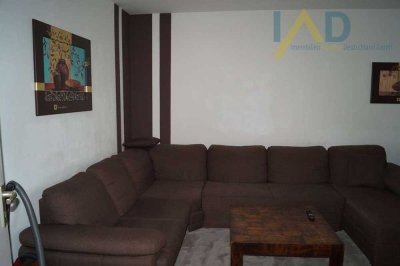 Helle und geräumige  4 Zimmer Wohnung mit Balkon