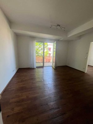 Helle Wohnung mit schönem Balkon und Einbauküche in Altenbochum